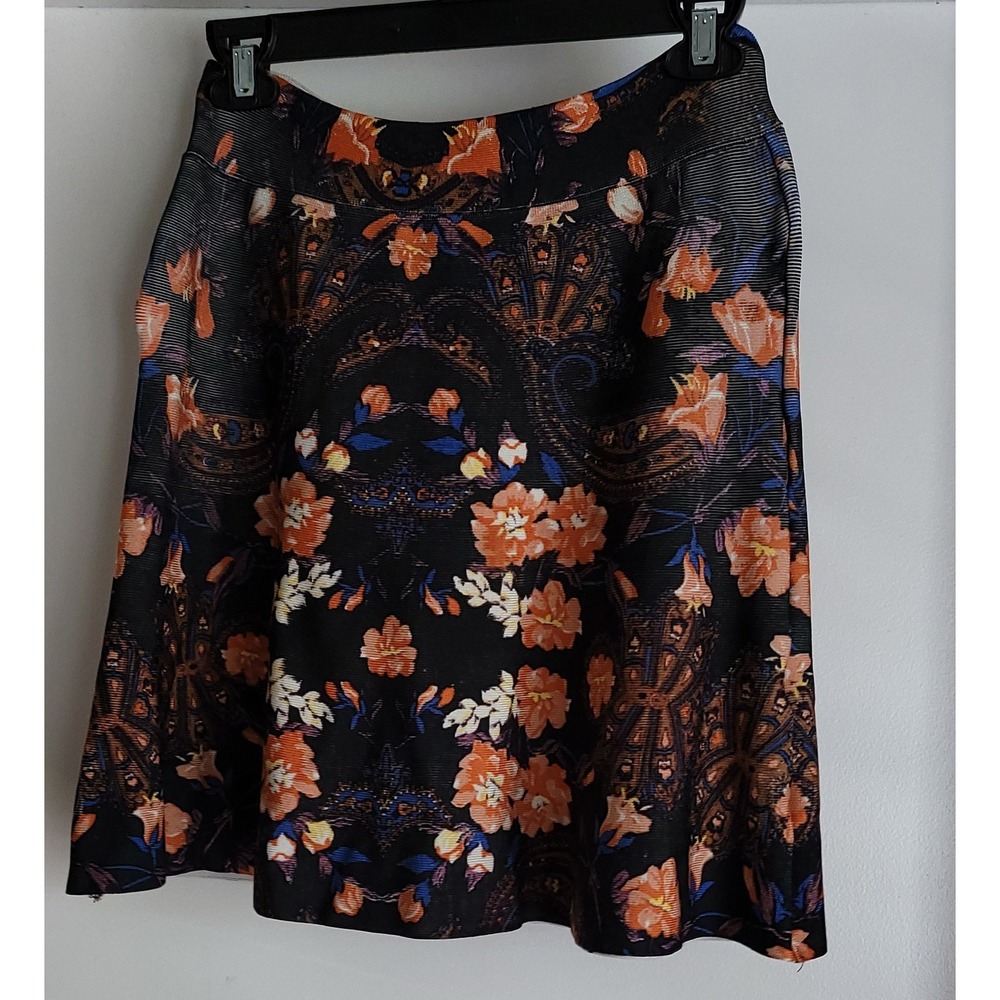 Bebe x Naven‎ Women's Mini Skirt Size S Black Floral Rayon Wrap Style